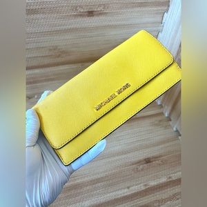 SOLD OUT Authentic Michael Kors Wallet